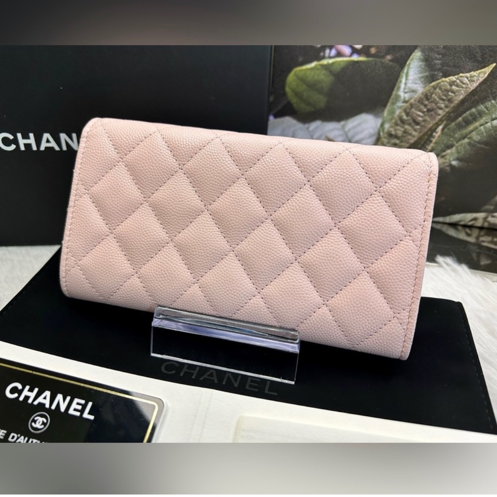 RARE PRISTINE CHANEL. • Caviar Quilted CRYSTAL CC Wallet. So Beautiful!!🔥💕 - Picture 2 of 14